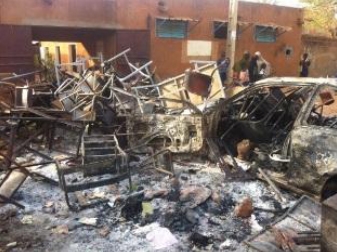 무슬림들의 시위로 불에 탄 니제르 수도 니아메의 한 교회. ⓒ한국오픈도어선교회