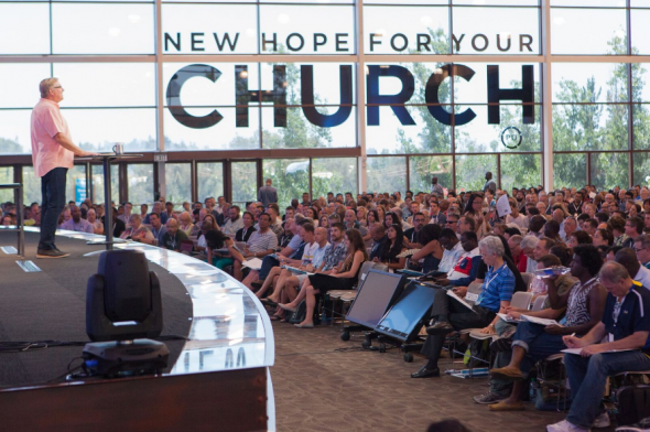 ▲새들백 교회 목사 릭 워렌 (Rick Warren) 목사는 2016 년 6 월 28-30 일에 개최 된 목적 중심의 컨퍼런스에서 