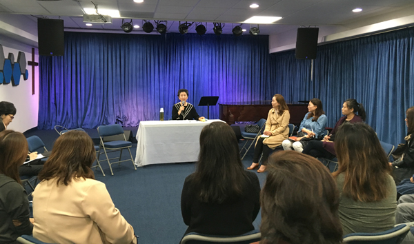 양은순 총장이 크리스천 인성 교육에 관해 강의하고 있다. 