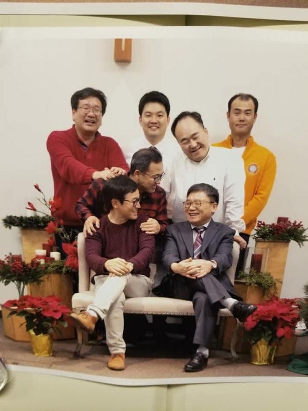 주성령교회 아버지들이 함께 한 크리스마스 사진 한장