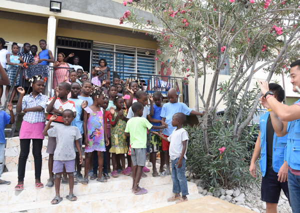 지난 12월 방문에서 찍은 아이티 현지 고아원의 아이들. 