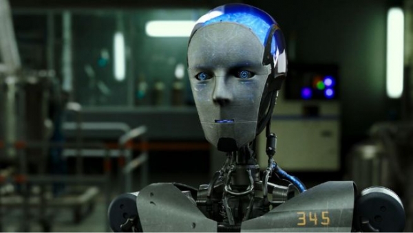 <레플리카>에 등장하는 휴머노이드. 복제인간과 함께 로봇에도 정신전송이 가능한 것으로 묘사된다.
