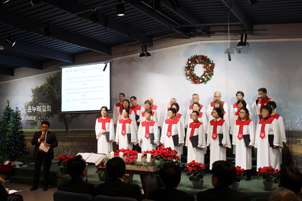 2019 인랜드지역교회연합 성탄예배에서 찬양하는 남가주 휄로십교회 성가대