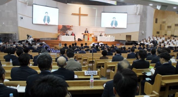 지난 10월 서울동남노회가 진행되고 있다.