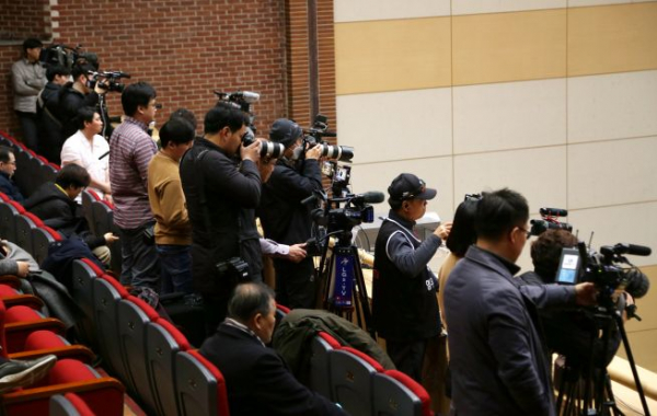 이날 총회에는 ‘유튜버’와 일반 언론들도 다수 참석해 취재하기도 했다. ⓒ송경호 기자