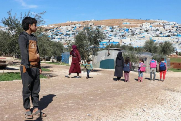 시리아 공습으로 팔을 잃고 이들립 난민촌으로 피난온 아이들. ⓒ월드비전 제공