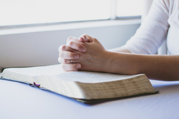 미국 성인들의 55%가 코로나19 종식을 위해 기도하고 있는 것으로 조사됐다.
