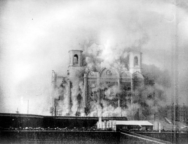모스크바의 그리스도 구세주 교회의 원래 모습(1931년 사진). 한국 VOM에 따르면 이 교회를 파괴하라고 지시한 이가 바로 스탈린이다. 