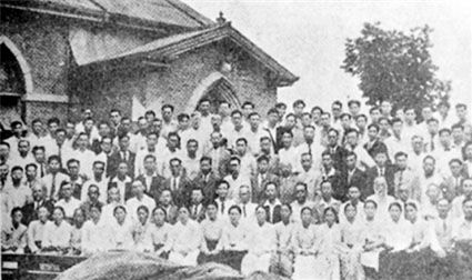 1950년 8월 말부터 부산 초량교회에서 시작된 통회자복기도회에서는 250여명의 목사 장로가 모여 절체절명의 나라를 위해 기도했다.