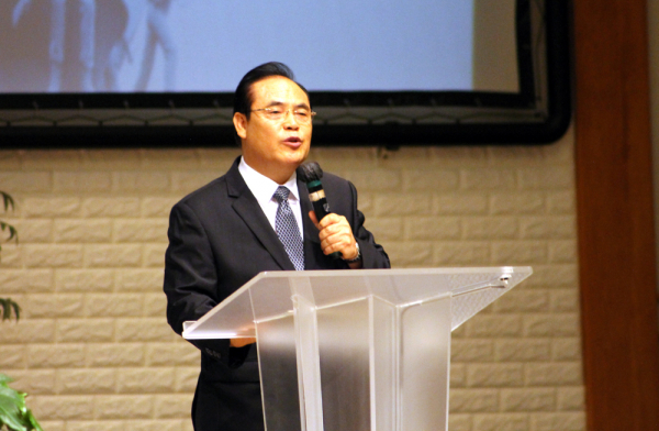 남가주 범교민 6.25 한국전쟁 70주년 기념대회에서 기념사를 전하는 한기홍 목사
