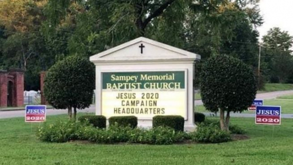 샘페이 메모리얼 교회 표지판 밑에 ’예수 2020 캠페인 본부’ 라고 적혀 있다. ⓒ조이스 허바드