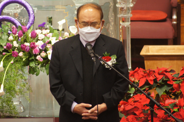 증경회장 이병홍 목사가 시무기도를 했다.