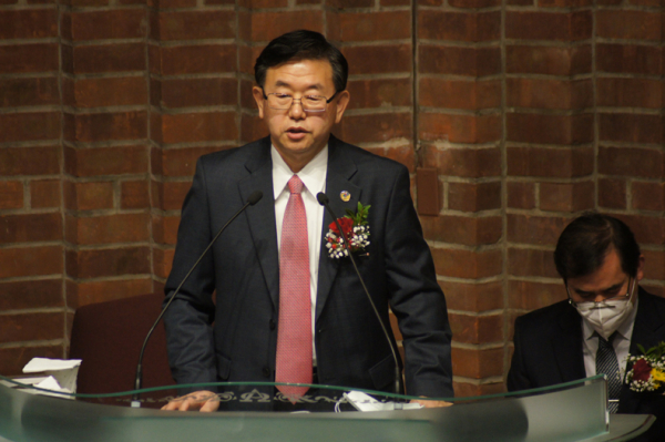 신임회장 김진화 목사가 취임사를 전하고 있다.