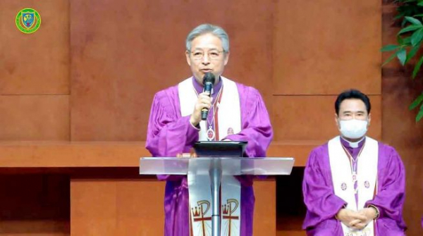 감독회장 이철 목사가 총회에서 취임사를 전하고 있다. 