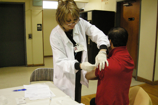 뉴욕한인봉사센터에서는 오는 12월 5일까지 무료독감예방접종을 실시한다.