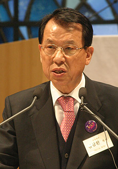 예장 통합 교단지인 기독공보와 대담을 한 김삼환 목사.