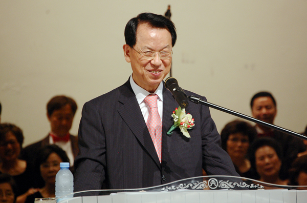 마지막 날 '교회와 함께 일어나라' 설교하는 김삼환 목사