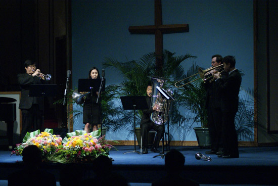 유요선 씨, 김철호 씨, 윤아영 씨, 제프 페어브랭스 씨, 이성구 씨 등이 참여하는 'Brass Quartet’ 팀 