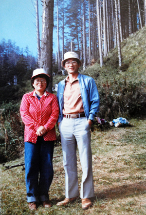 1985년 포틀랜드 오레곤에서 아내 홍정숙 사모와 함께