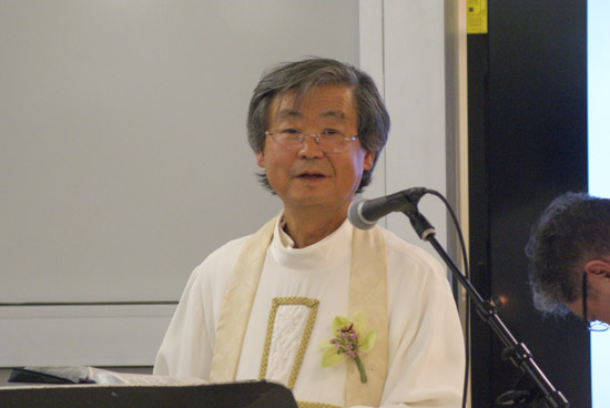 김창길 목사가 인사말을 하고 있다.