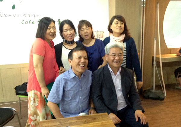 안산 동산교회 카페 집사님들과 함께.