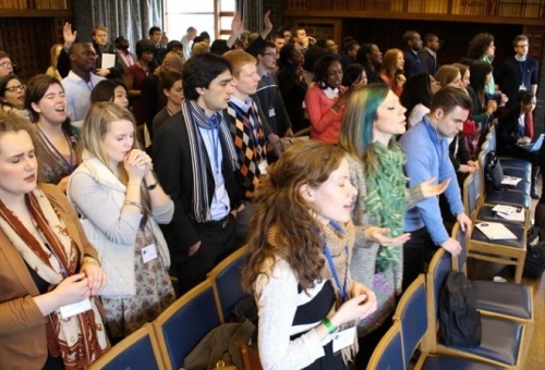(자료사진)미국 한 교회 집회에 참석 중인 청소년들.