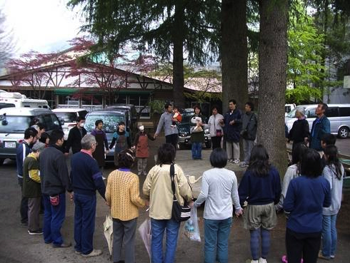 후쿠시마 지역에서 지역 주민들을 위한 기도 모임을 갖고 있는 모습. ⓒ후쿠시마제일침례교회.