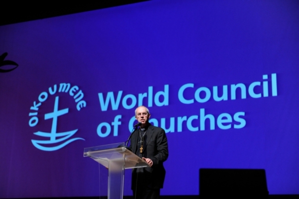 세계성공회 수장인 저스틴 웰비(Justin Welby) 영국 캔터베리 대주교가 1일 WCC부산총회를 방문, 아시아 전체회의 시간에 특별 연설을 전하고 있다