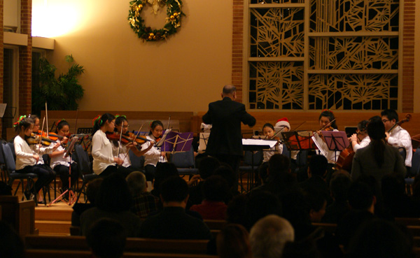 World Mission String Orchestra(4th~10th grade), 지휘 곽태조.