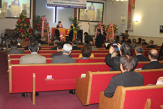 제 47대 남가주한인목가회 회장단 이·취임 감사예배가 15일 오후 4시에 한미장로교회에서 열렸다.