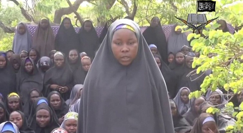 나이지리아 치복에서 보코하람에 의해 납치된 여학생들의 모습