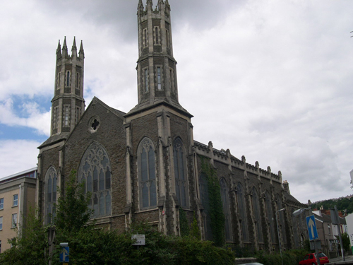 최근에 이슬람 재단에 팔린 영국교회