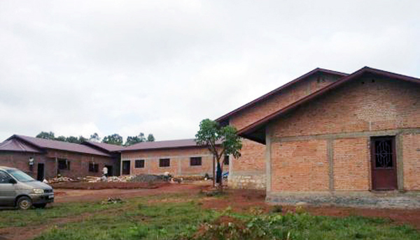 아프리카 부룬디 무제마을에 세워지고 있는 미션센터 