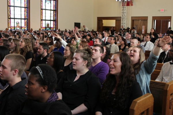 미국의 한 복음주의 교회에서 예배 드리고 있는 교인들. ⓒ크리스천포스트.