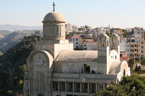 이슬람의 위협 속에서도 의연하게 서 있는 레바논 교회. ⓒFIM국제선교회