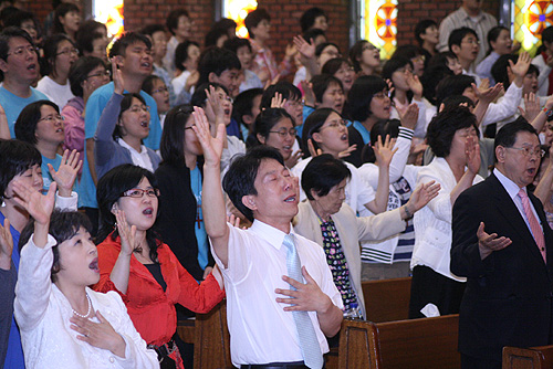 전 세계 180여 개국이 여성들이 참여하는 세계기도일예배가 3월 첫째주로 다가왔다. 사진은 한 교회에서 세계기도일예배를 드리고 있는 모습.