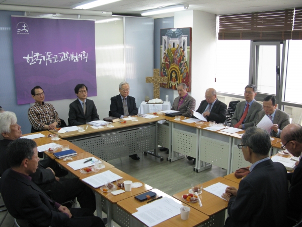 12일 오전 기독교회관에서는 한국교회 원로 지도자들의 모임인 '원로들의 대화' 모임이 진행됐다. 이번엔 박용규 교수(총신대)가 초청되어 강연을 전했다. ©박용국 기자