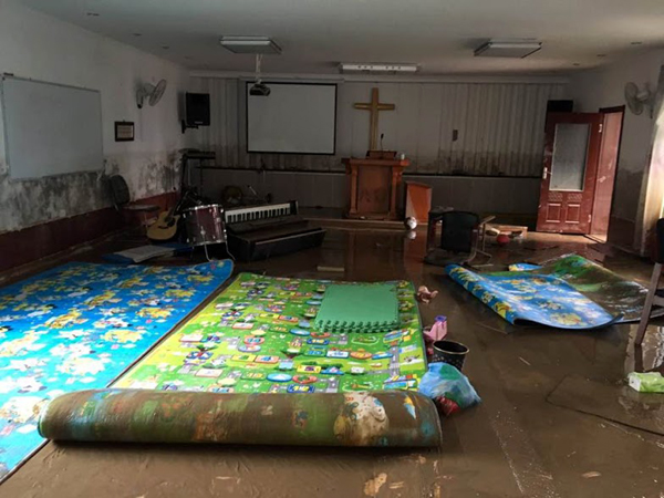 홍수로 잠겼던 두만강변 조선족 교회