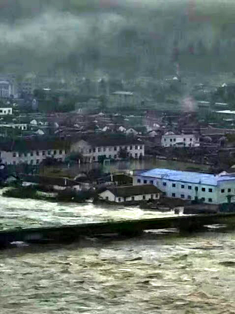 홍수 피해를 입은 두만강변 북한